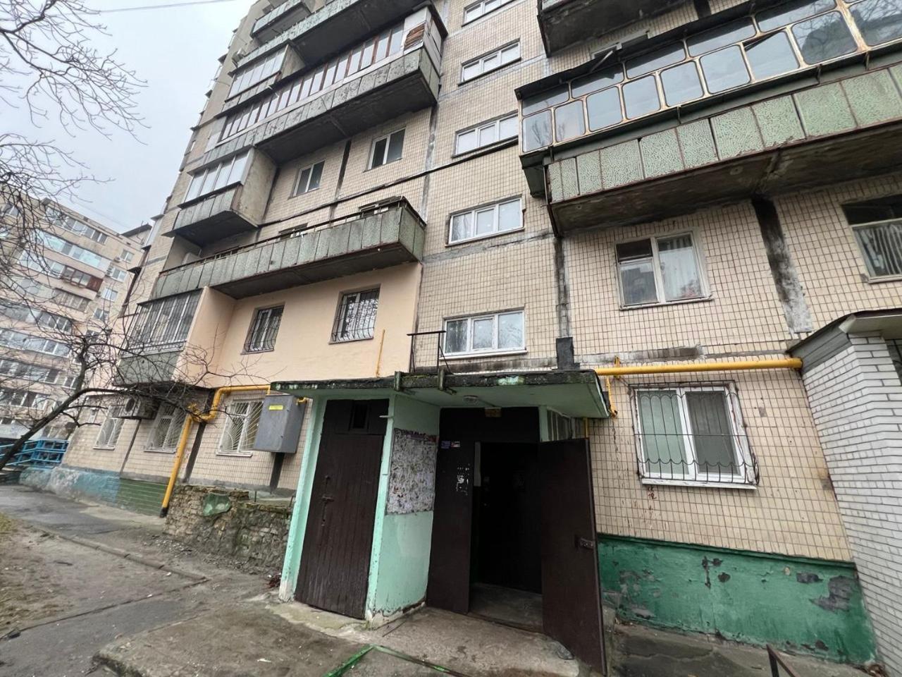 Квартира Эконом-Класса Возле Метро Левобережная Kiev Exterior foto